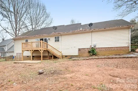 177 Highland Woods Court Denver NC 28037