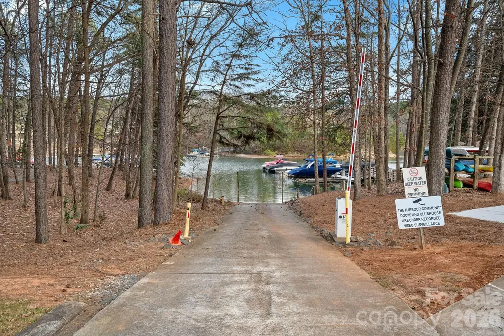 254 Bay Harbour Road Mooresville NC 28117