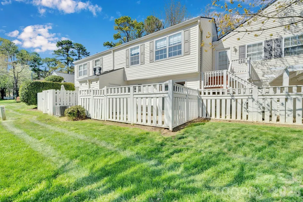 8510 Castle Pine Court Charlotte NC 28226