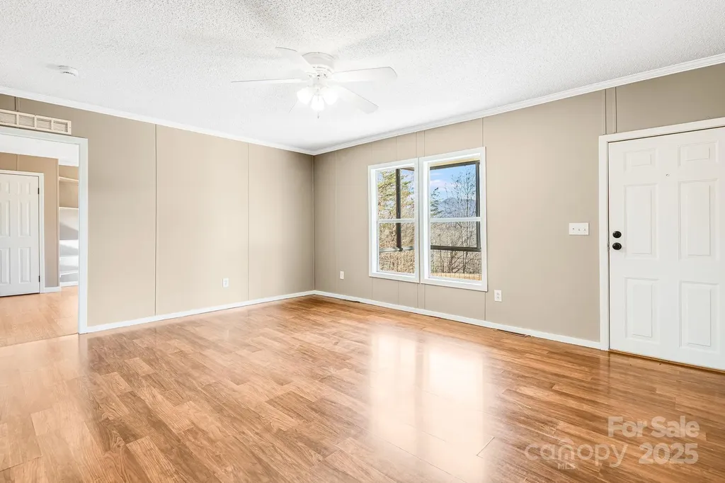 15 Cyrus Lane Weaverville NC 28787