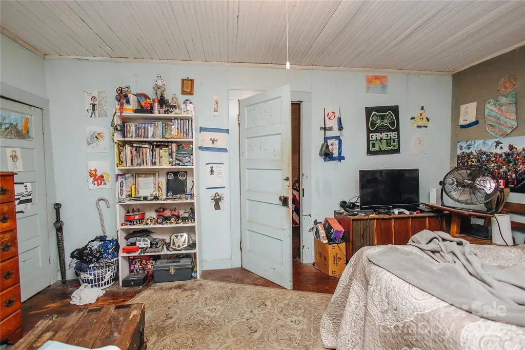 63 Clear Creek Road Marion NC 28752