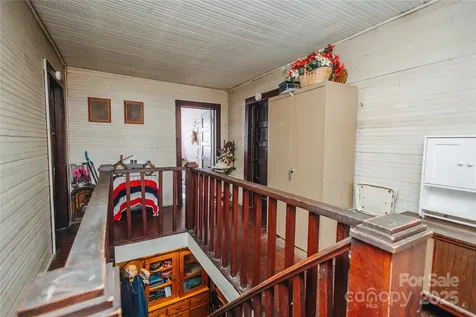 63 Clear Creek Road Marion NC 28752