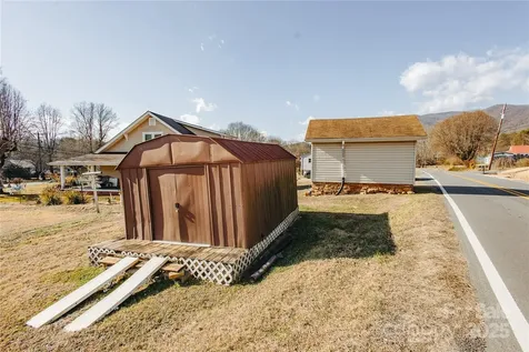 63 Clear Creek Road Marion NC 28752