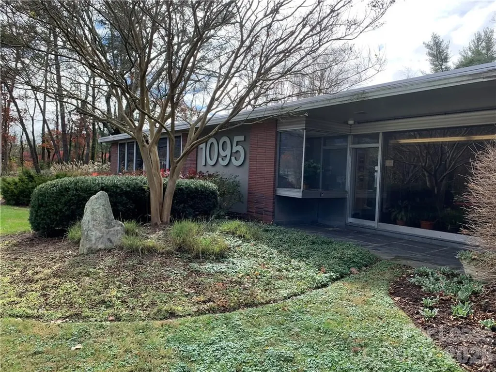 1095 Hendersonville Road Biltmore Forest NC 28803