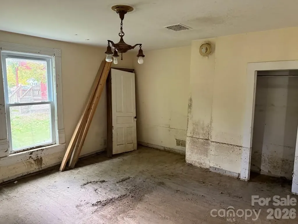 166 Old Helton School Road Lansing NC 28643