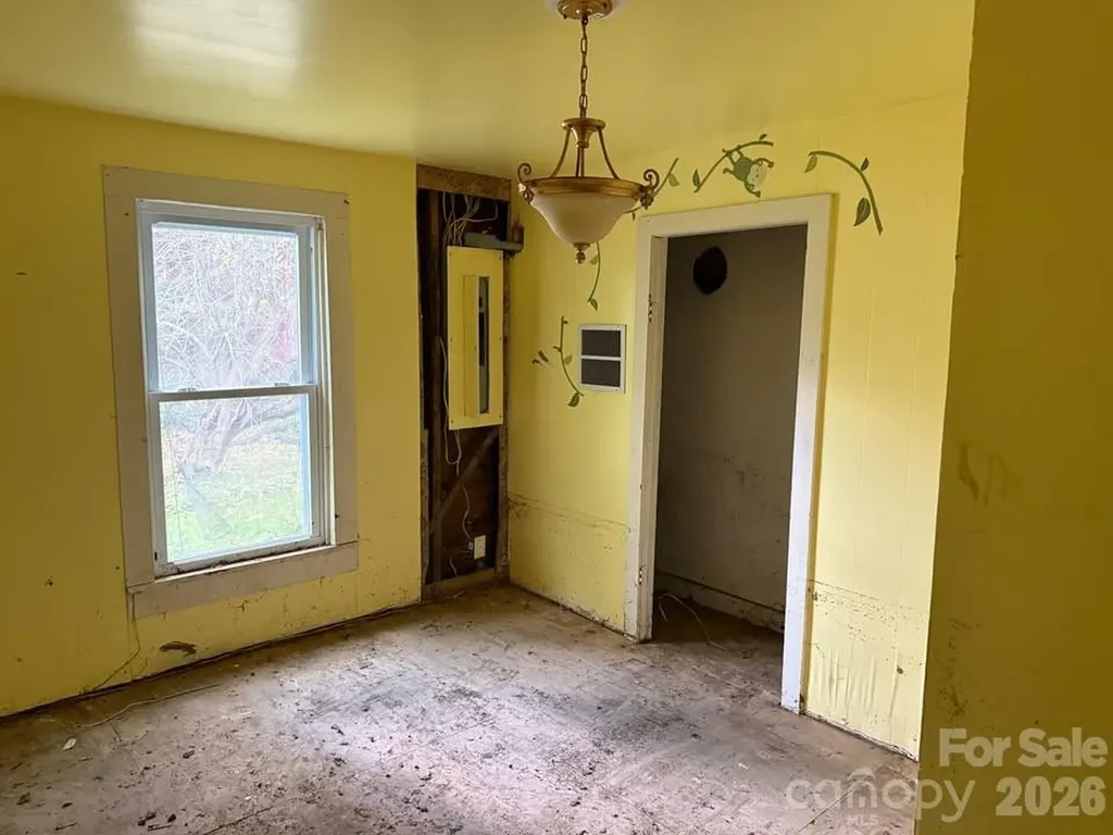 166 Old Helton School Road Lansing NC 28643