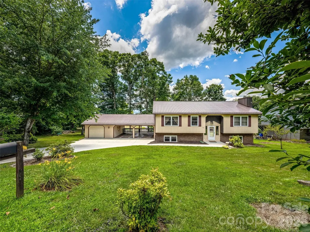29 Tall Oaks Road Candler NC 28715