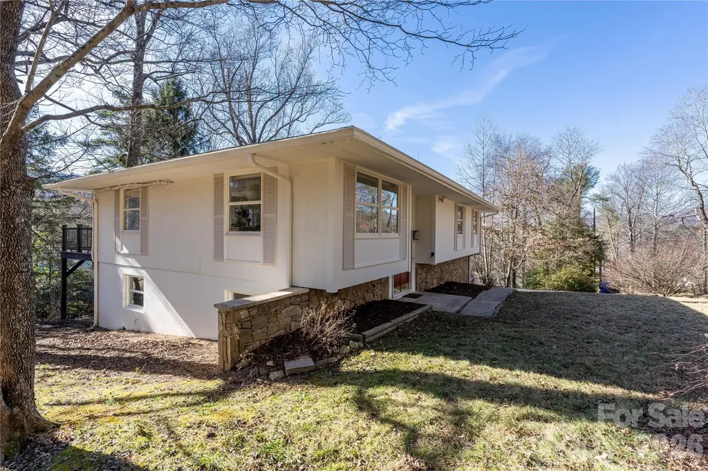 104 Disosway Street Black Mountain NC 28711