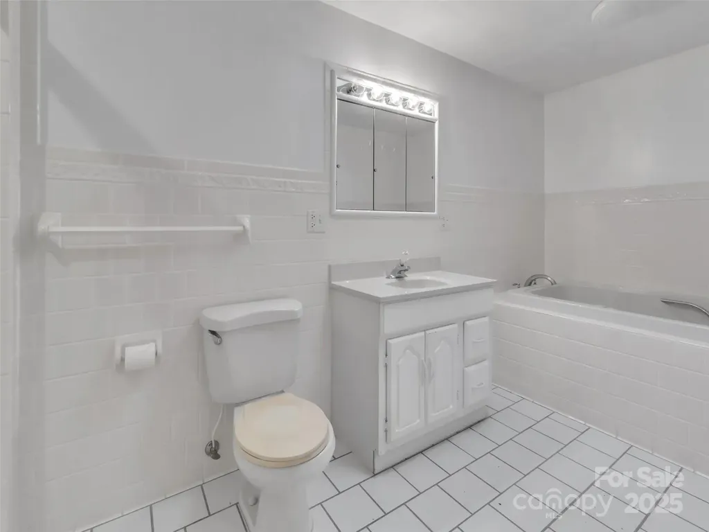 18 & 44 Sierra Point Waynesville NC 28786