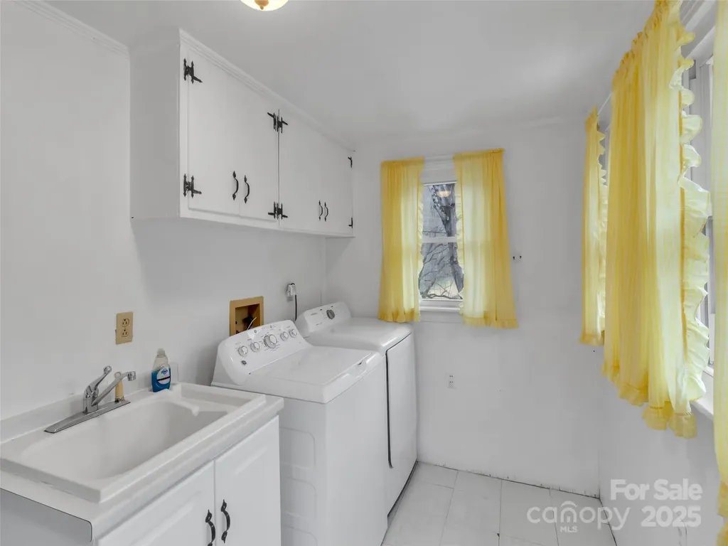 18 & 44 Sierra Point Waynesville NC 28786