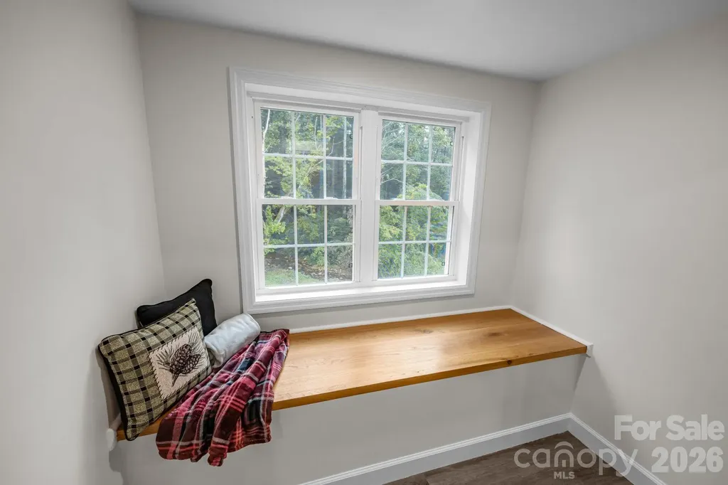 215 Mccoy Cove Black Mountain NC 28711