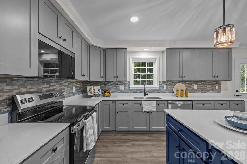 215 Mccoy Cove Black Mountain NC 28711