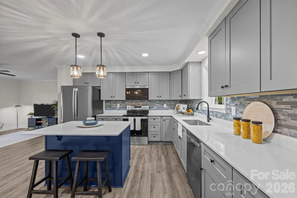 215 Mccoy Cove Black Mountain NC 28711