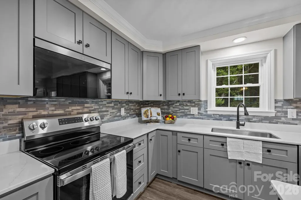 215 Mccoy Cove Black Mountain NC 28711