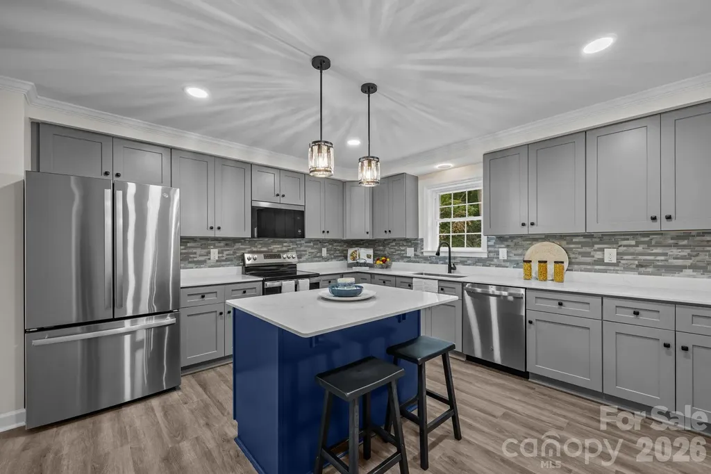 215 Mccoy Cove Black Mountain NC 28711