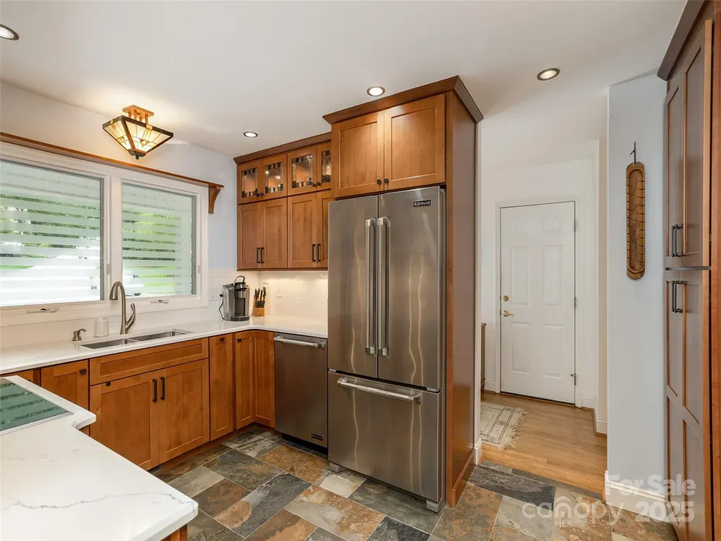 210 Black Oak Lane Hendersonville NC 28791