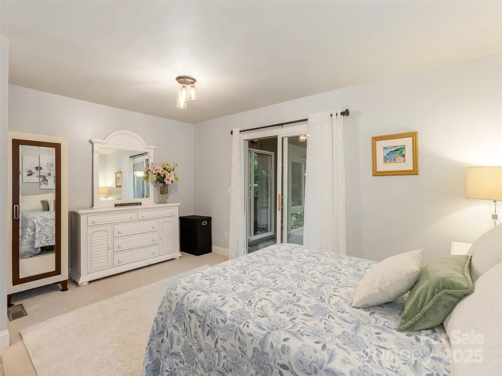 210 Black Oak Lane Hendersonville NC 28791