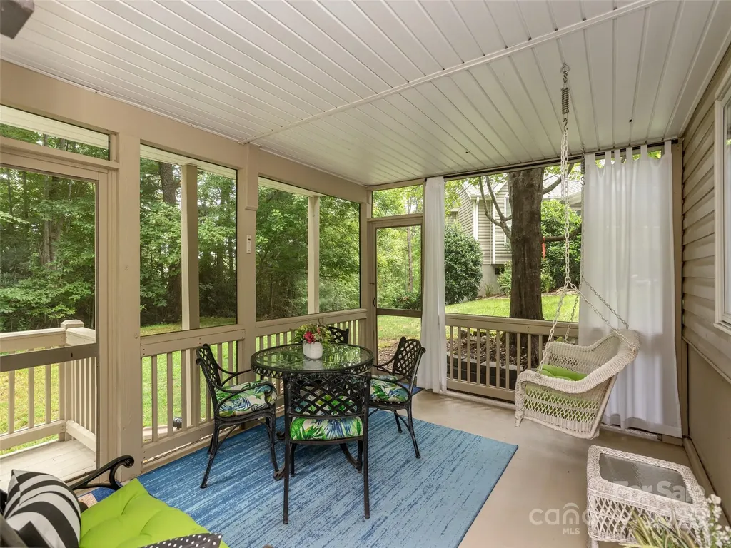 210 Black Oak Lane Hendersonville NC 28791
