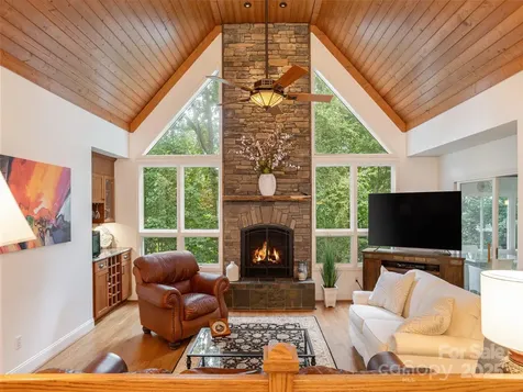 210 Black Oak Lane Hendersonville NC 28791