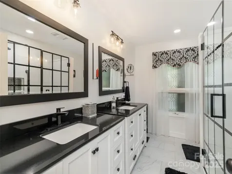 210 Black Oak Lane Hendersonville NC 28791