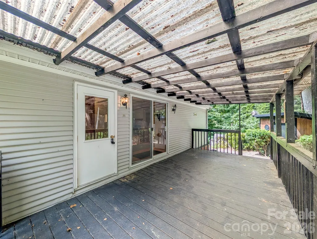 1372 Lickskillet Road Burnsville NC 28714