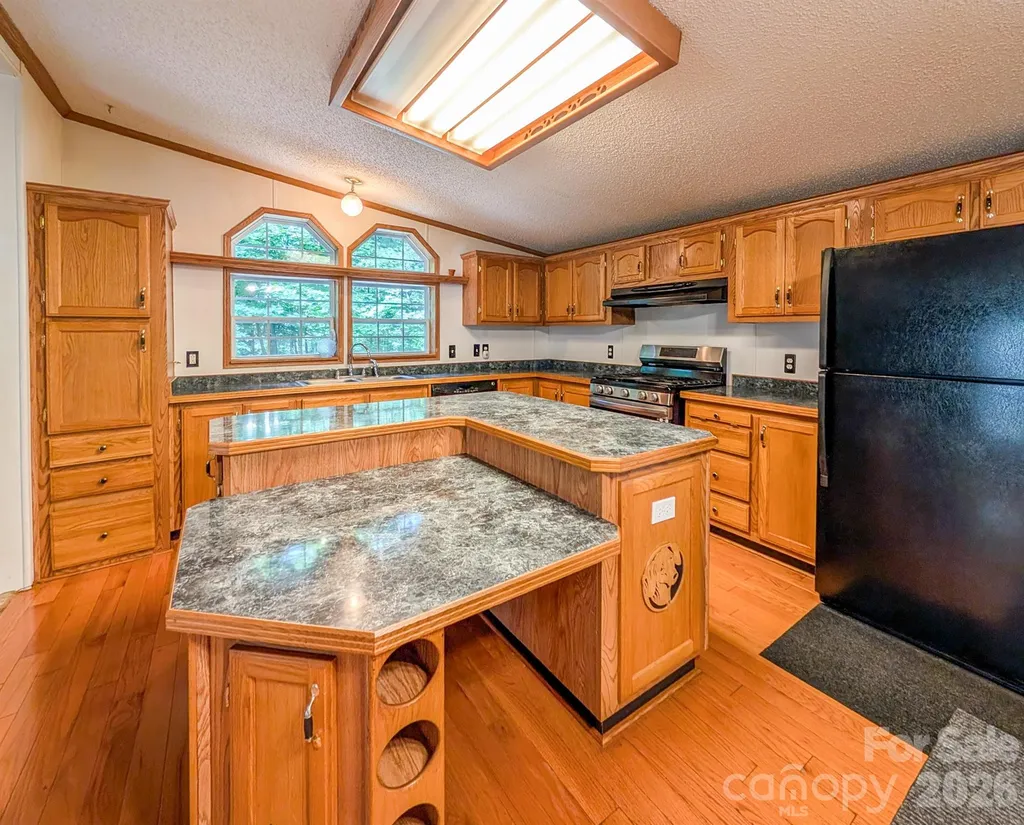 1372 Lickskillet Road Burnsville NC 28714