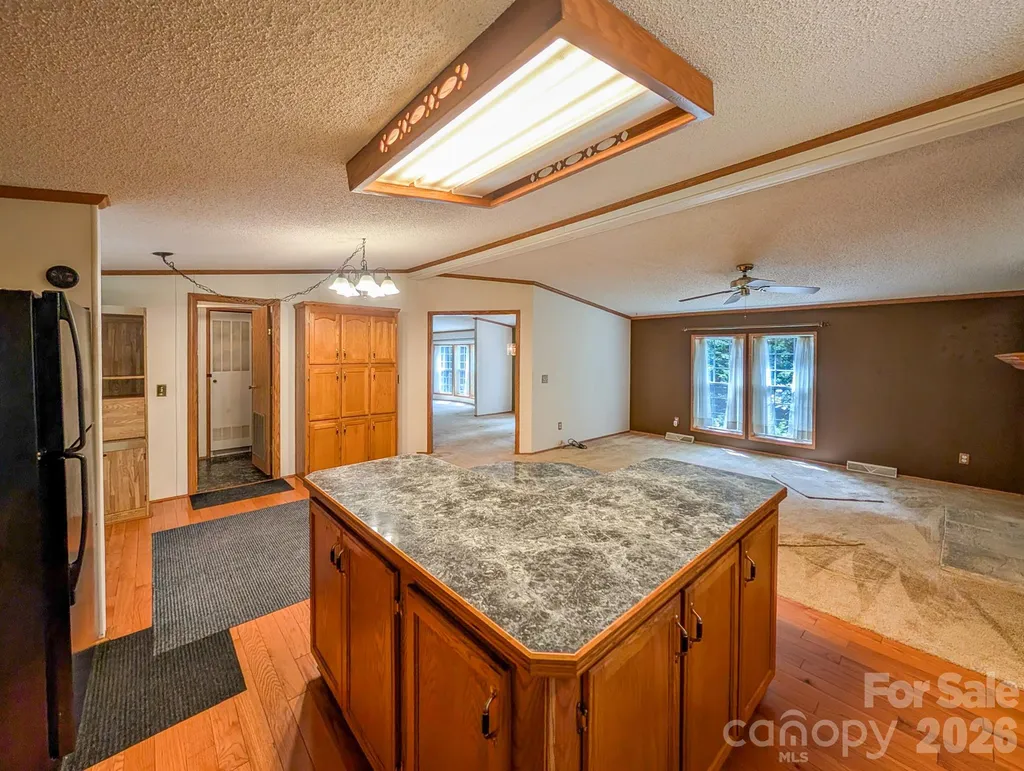 1372 Lickskillet Road Burnsville NC 28714