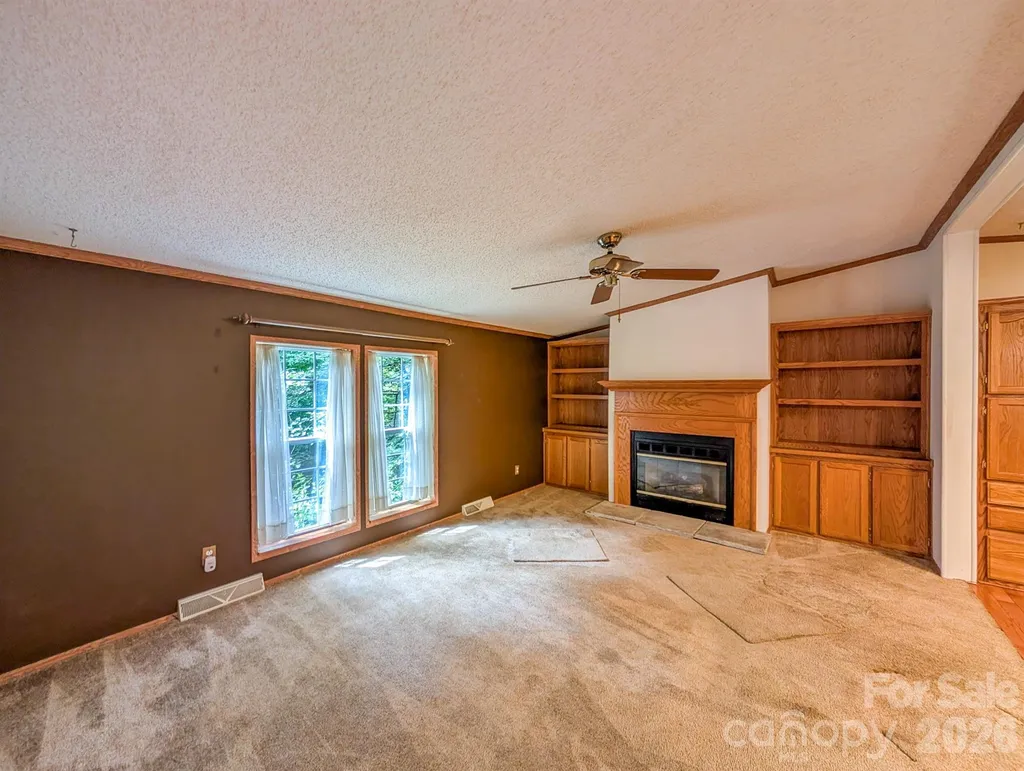 1372 Lickskillet Road Burnsville NC 28714