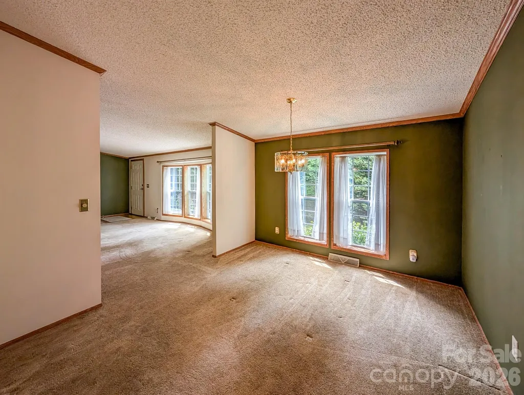 1372 Lickskillet Road Burnsville NC 28714