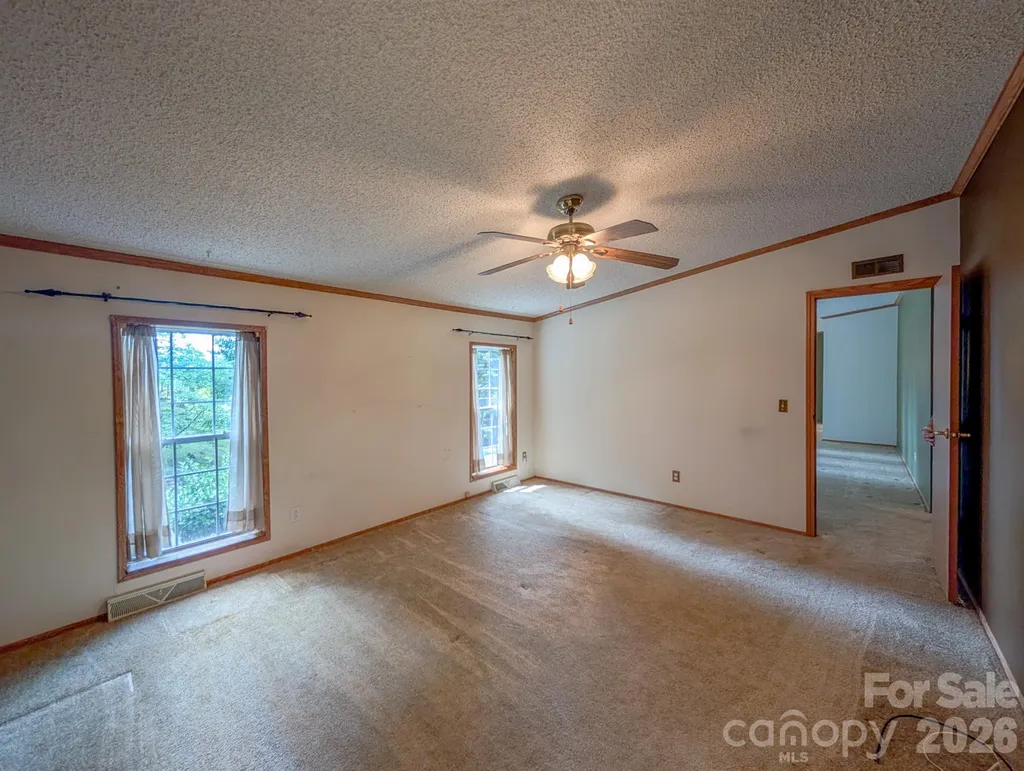 1372 Lickskillet Road Burnsville NC 28714