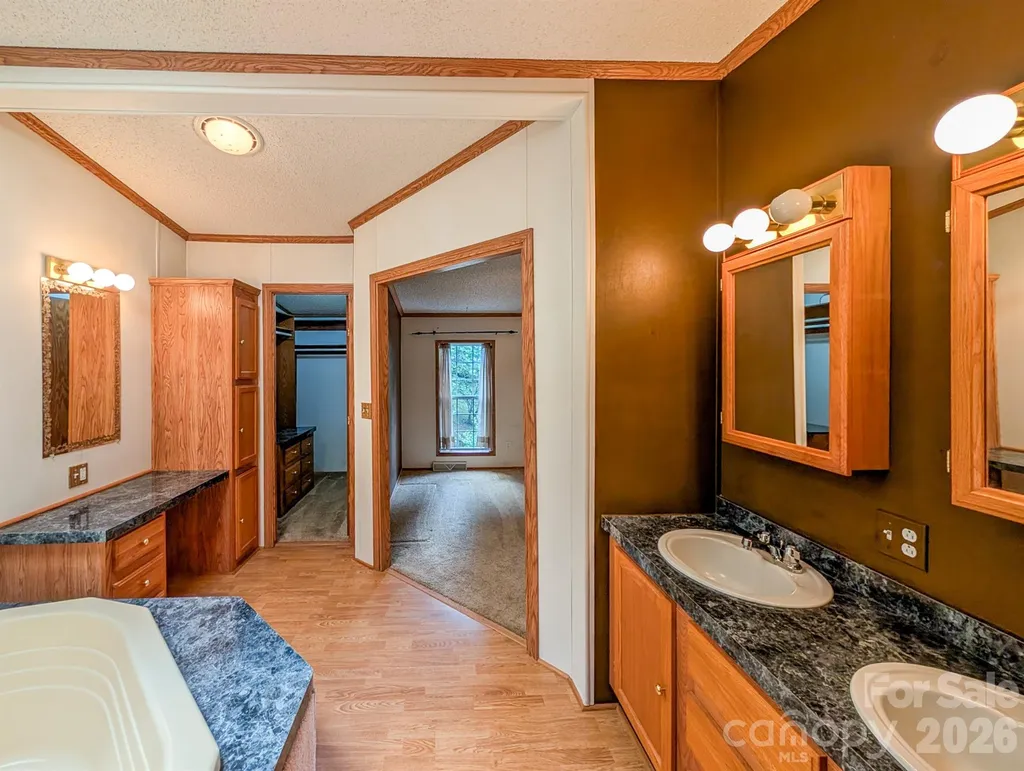 1372 Lickskillet Road Burnsville NC 28714