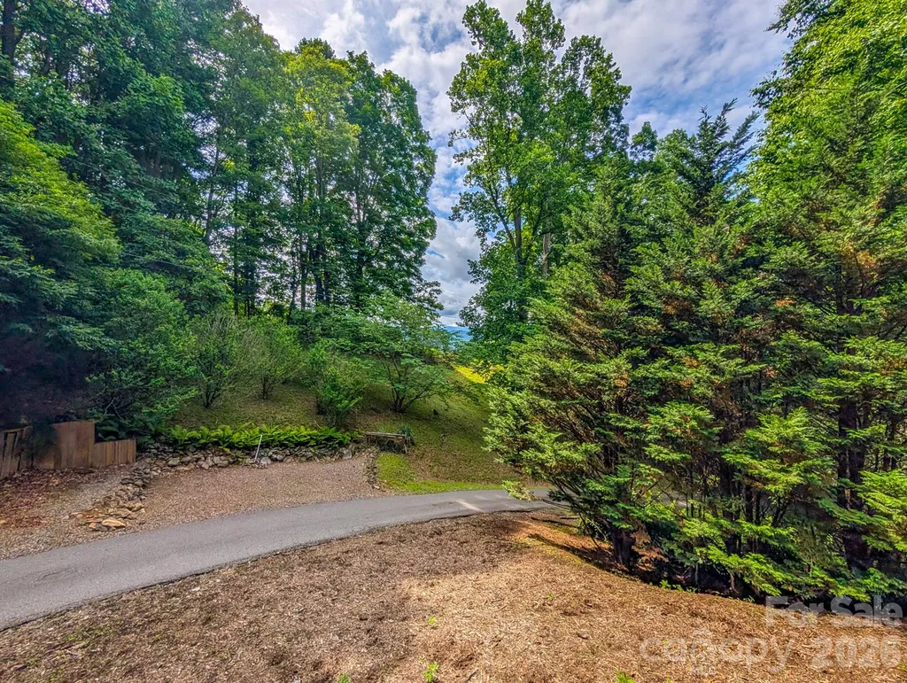 1372 Lickskillet Road Burnsville NC 28714