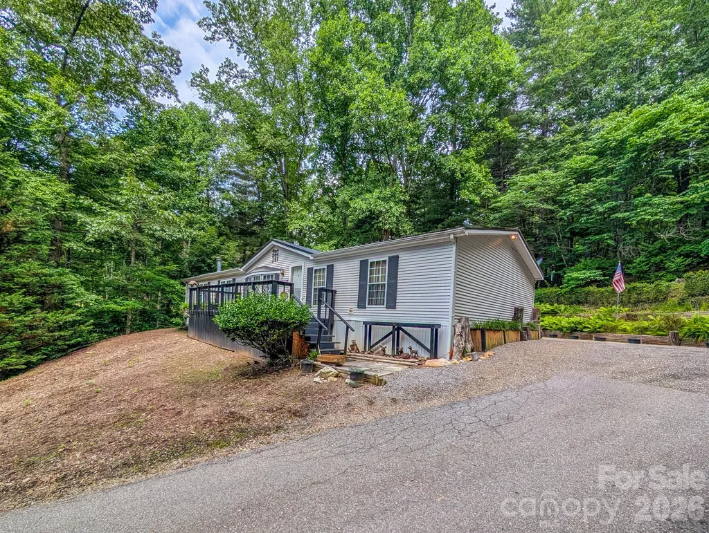 1372 Lickskillet Road Burnsville NC 28714