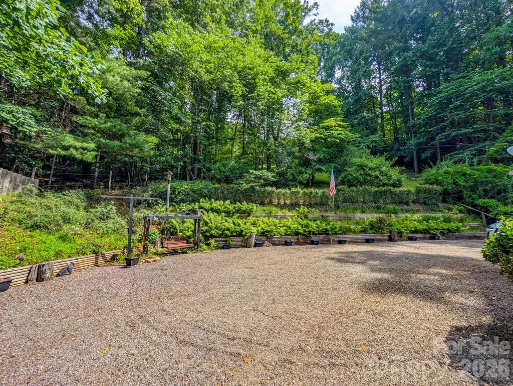 1372 Lickskillet Road Burnsville NC 28714