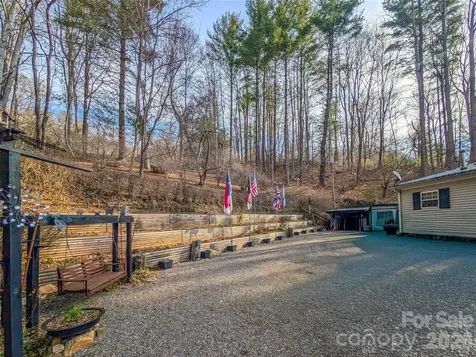 1372 Lickskillet Road Burnsville NC 28714