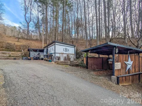 1372 Lickskillet Road Burnsville NC 28714