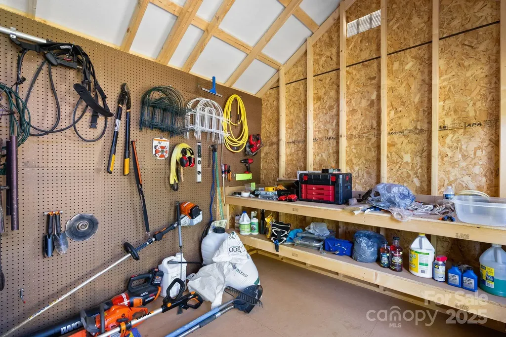 102 Kiwassa Lane Hendersonville NC 28792