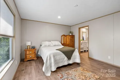 102 Kiwassa Lane Hendersonville NC 28792