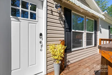 102 Kiwassa Lane Hendersonville NC 28792