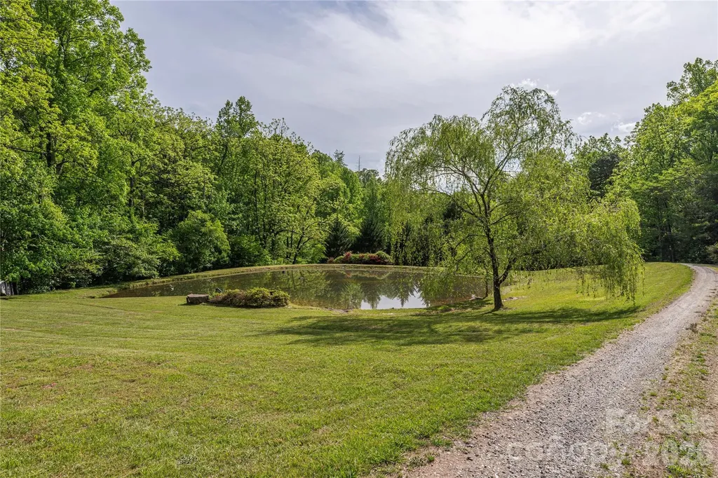 393 Carver Mountain Valley Sylva NC 28779