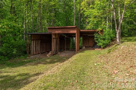 393 Carver Mountain Valley Sylva NC 28779