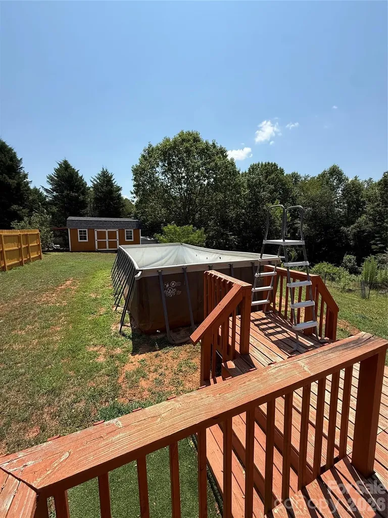 2423 Stones Throw Court Lenoir NC 28645