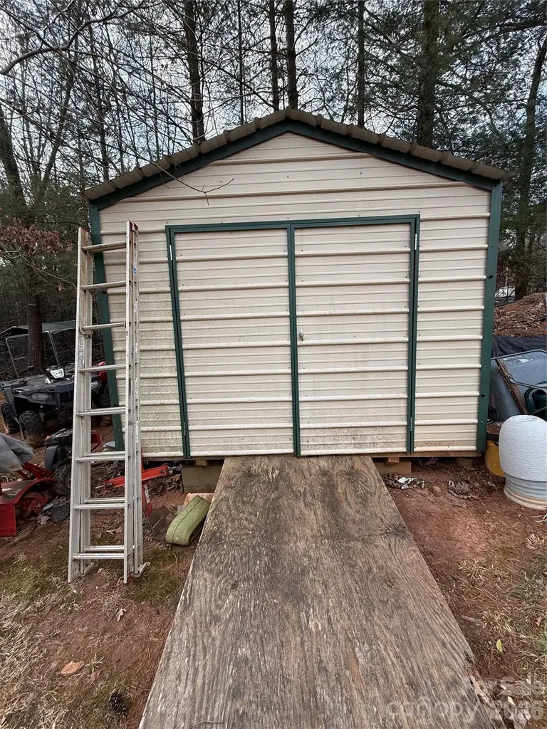 2423 Stones Throw Court Lenoir NC 28645
