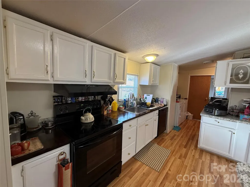 2423 Stones Throw Court Lenoir NC 28645