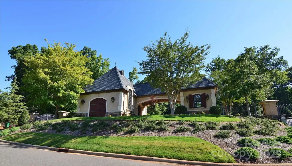 5040 Hermitage Court Belmont NC 28012