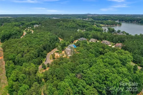 5040 Hermitage Court Belmont NC 28012
