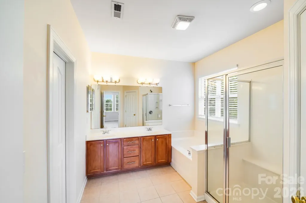 6227 Castlecove Road Charlotte NC 28278