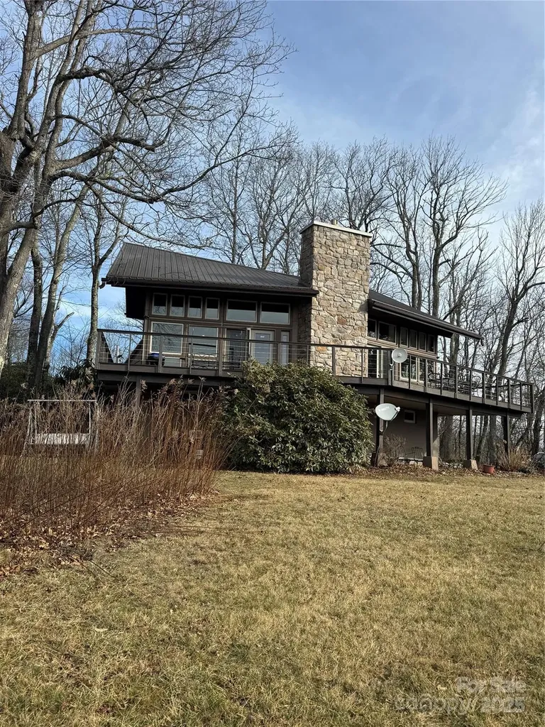 160 Crestwood Circle Newland NC 28657