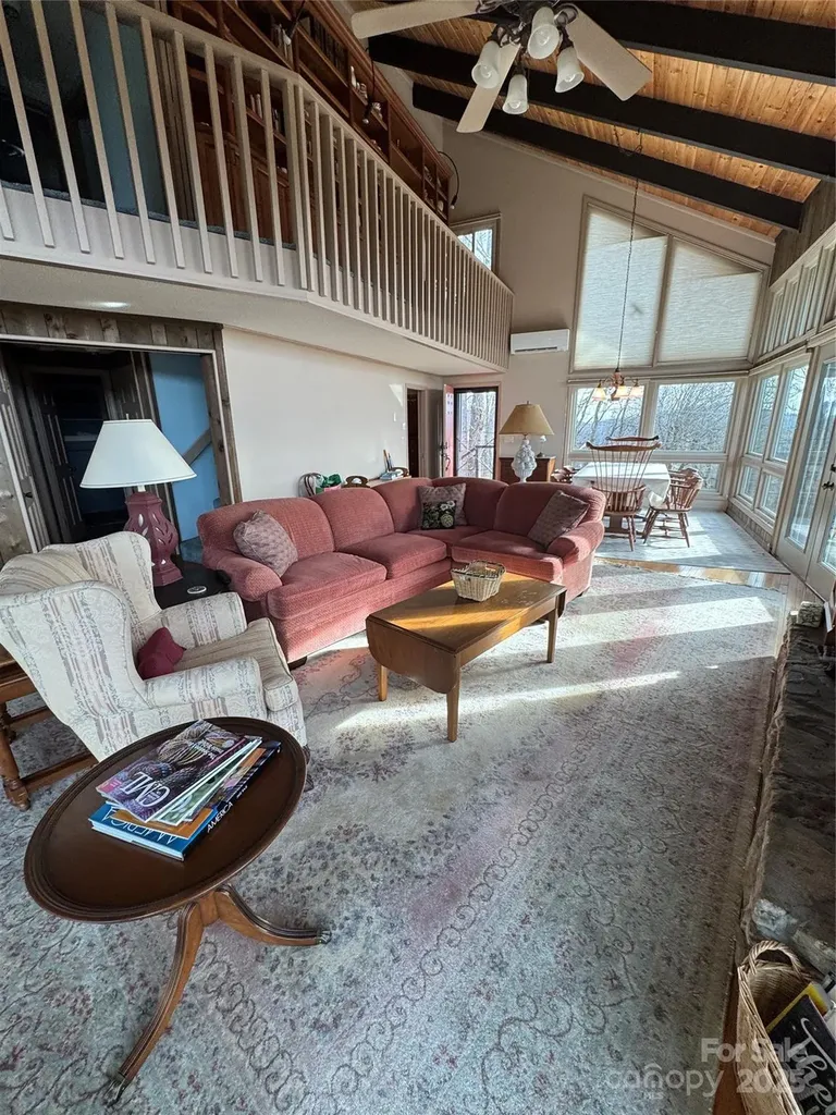 160 Crestwood Circle Newland NC 28657
