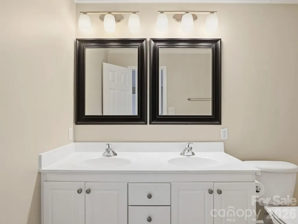 4330 Laurel Hill Lane Charlotte NC 28217